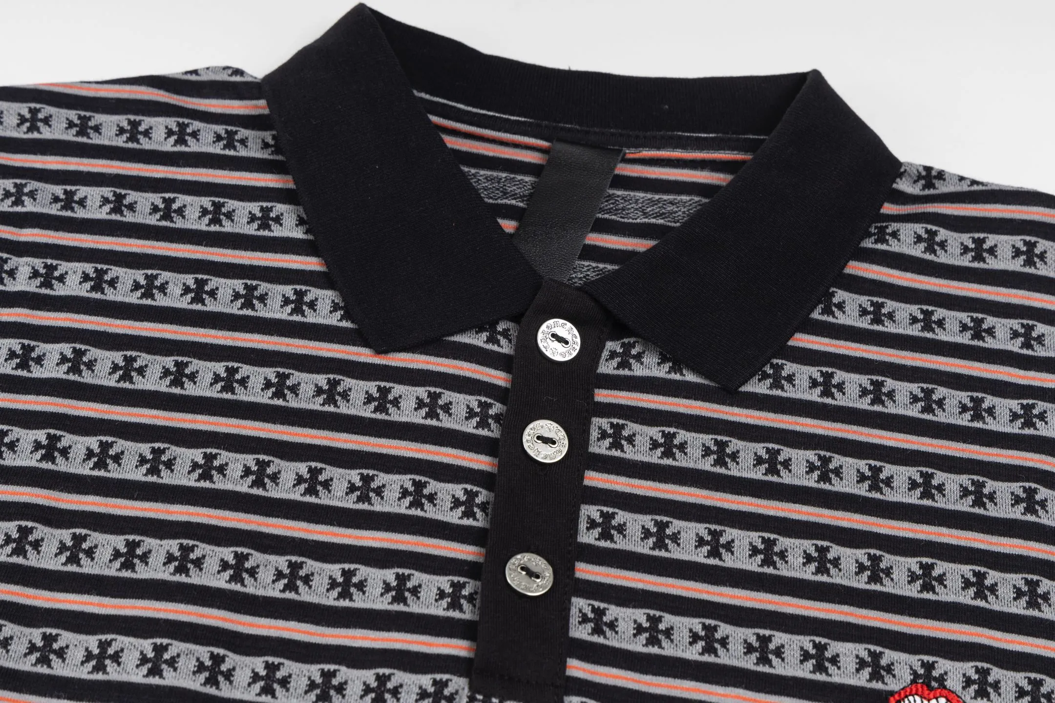 🅿️420 [Exclusive supply] CH Crow Heart Cross Stripe Long Sleeve Polo Shirt. The original version was purchased and developed for 7,900. The fabric is made of yarn-dyed fabric. The minimum order is one thousand meters away. The cost is expensive. The embroidery uses imported Tajima embroidery machines, and the collar leather tag is made of imported lambskin. The hardware is made of real antique silver which is extremely expensive. The overall wiring is straight and delicate, the fabric is comfortable and soft, and the color is consistent without color difference. It can be matched with the same style to create a fashionable look and control various occasions. Customized accessories, complete with three standards, same style for men and women! Size:S/M/L